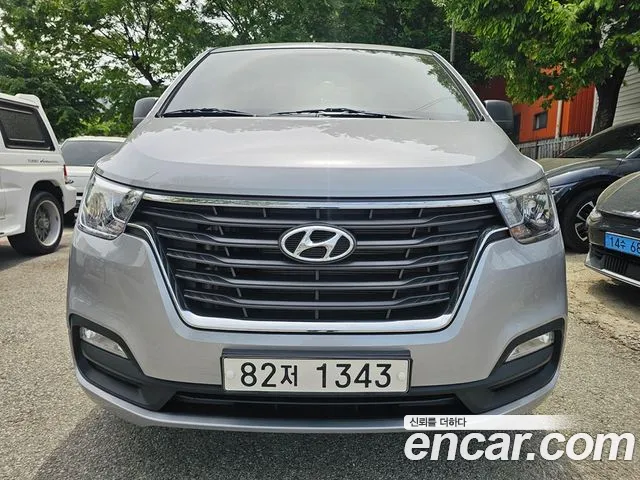 Hyundai Starex