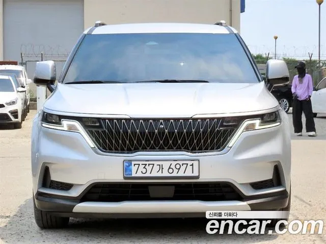 Kia Carnival — экстерьер