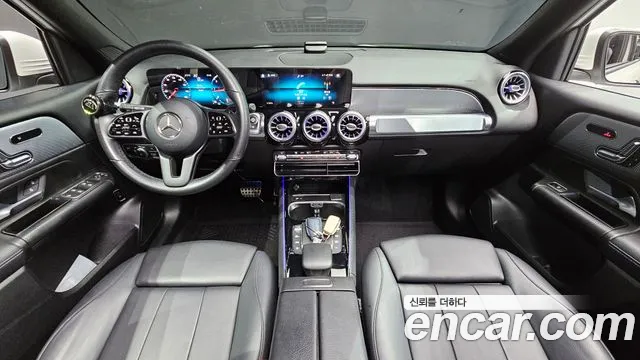 Mercedes-Benz GLB-класс — интерьер