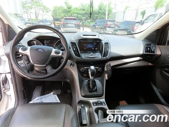 Ford Escape — интерьер