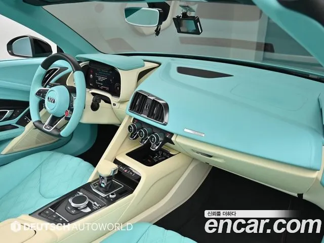 Audi R8 — интерьер