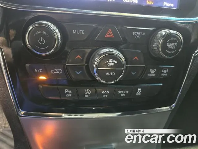 Jeep Cherokee — интерьер