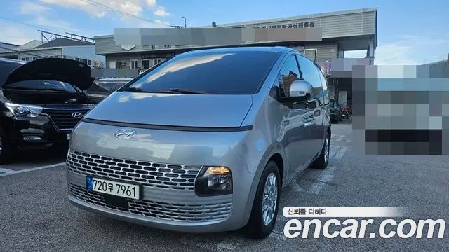Hyundai Staria