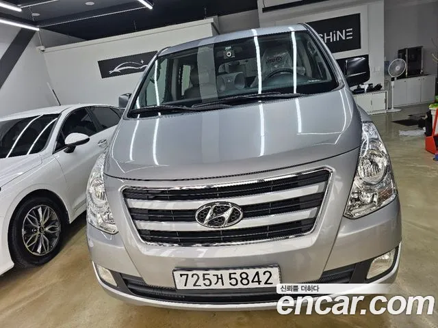 Hyundai Starex