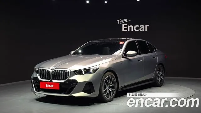 BMW 5 серия — экстерьер