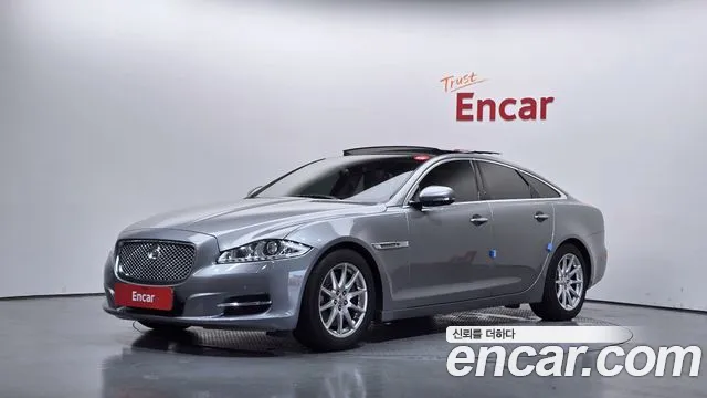 Jaguar XJ