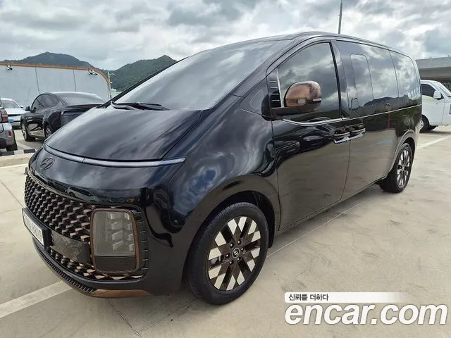 Hyundai Staria