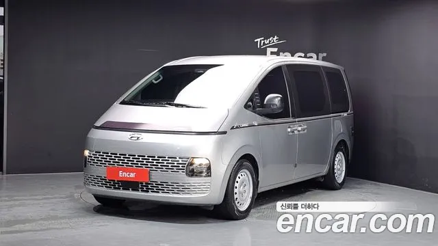 Hyundai Staria