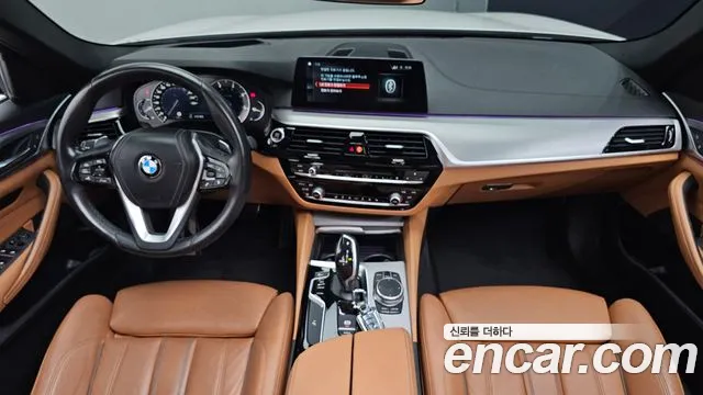 BMW 5 серия — интерьер