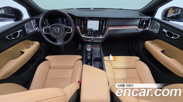 Volvo V60 — интерьер