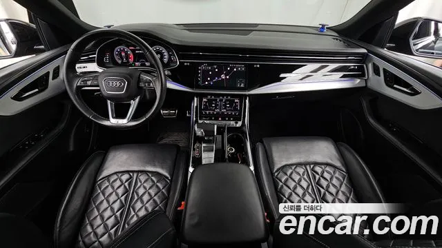 Audi Q8 — интерьер