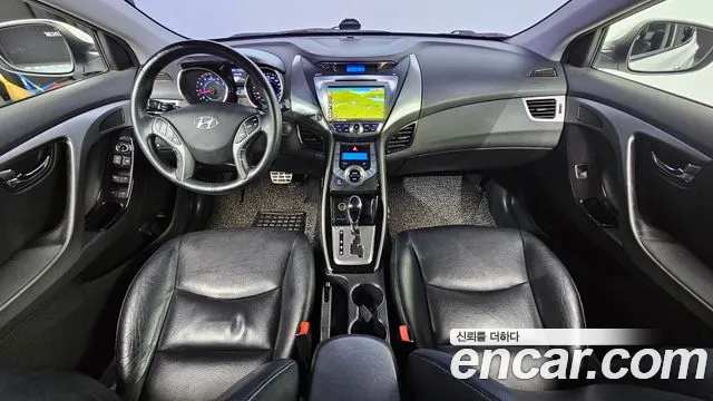 Hyundai Elantra — интерьер