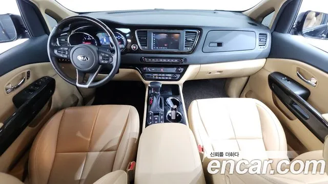 Kia Carnival — интерьер