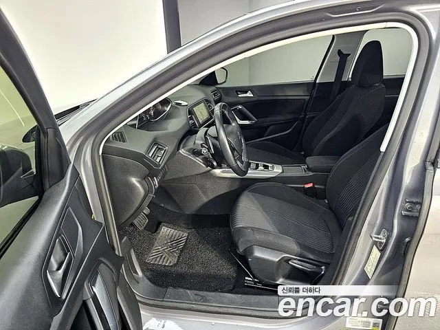 Peugeot 308 — интерьер