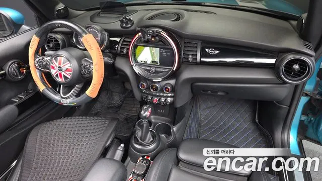 MINI Cooper Convertible — интерьер