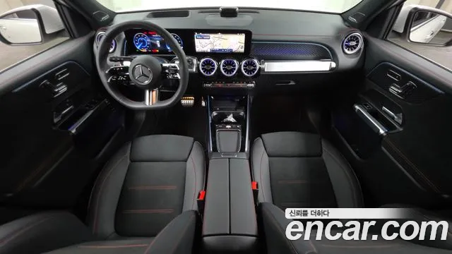 Mercedes-Benz EQB — интерьер