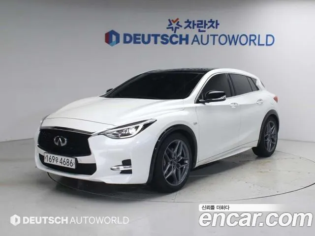 Infiniti Q30