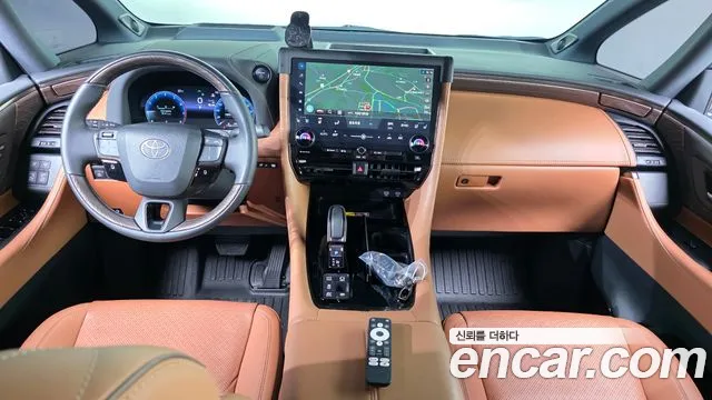 Toyota Alphard — интерьер