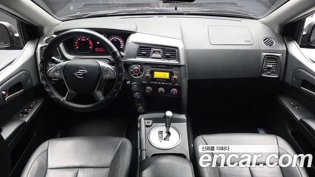 KG Mobility Korando — интерьер