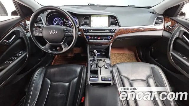 Hyundai Aslan — интерьер
