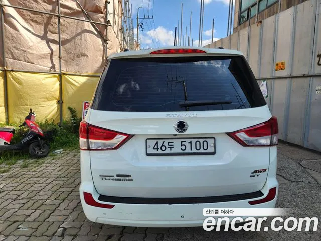KG Mobility Korando — интерьер