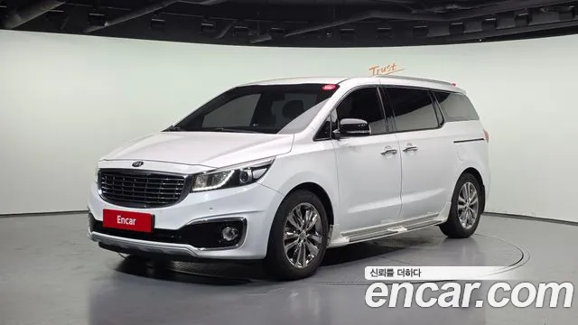 Kia Carnival — экстерьер