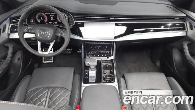 Audi Q8 — интерьер