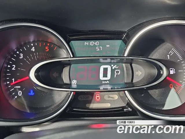 Renault Korea Clio — интерьер