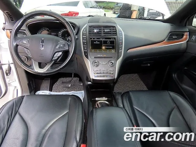 Lincoln MKC — интерьер