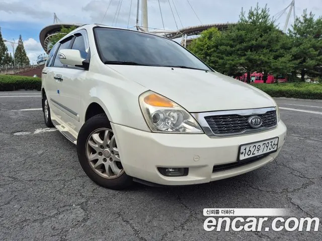 Kia Carnival — экстерьер