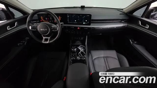 Kia K5 — интерьер