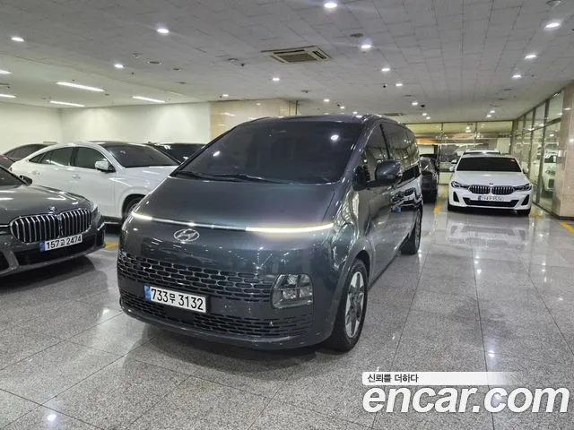 Hyundai Staria