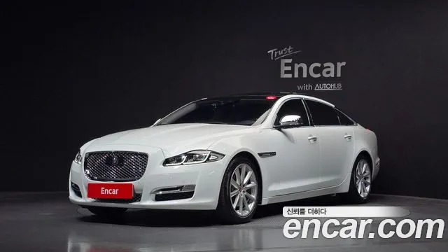 Jaguar XJ