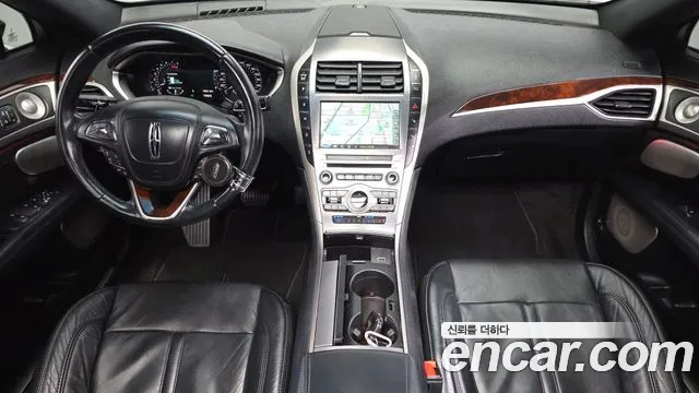 Lincoln MKZ — интерьер