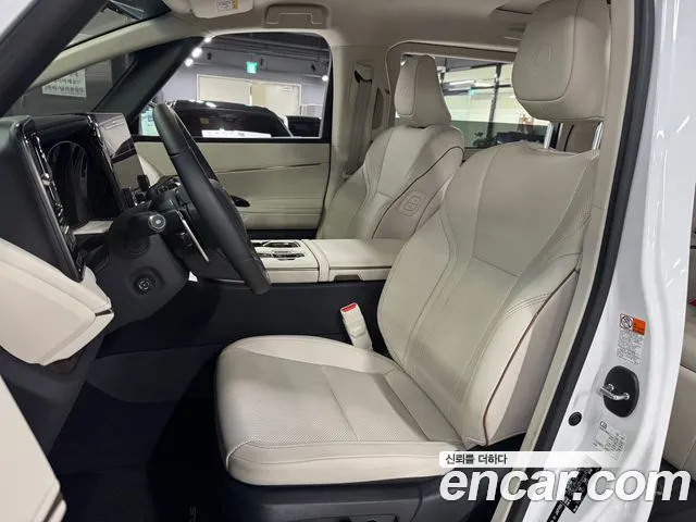 Lexus LM — интерьер