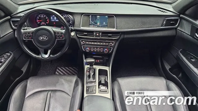 Kia K5 — интерьер