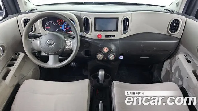 Nissan Cube — интерьер