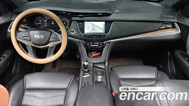Cadillac XT5 — интерьер