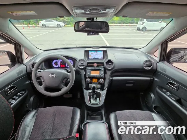 Kia Carens — интерьер
