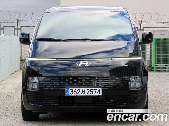 Hyundai Staria