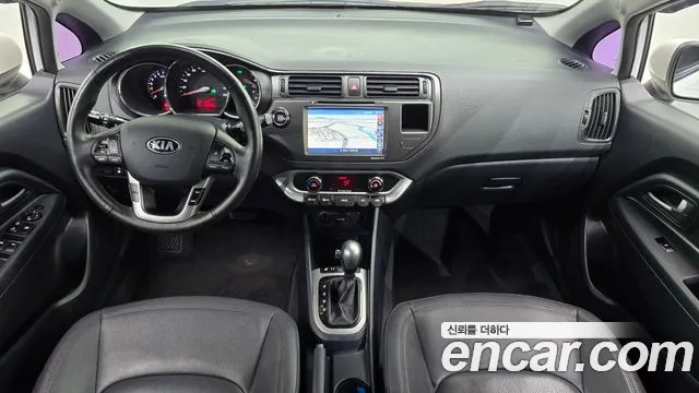 Kia Pride — интерьер