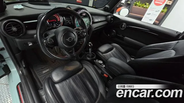MINI Cooper — интерьер