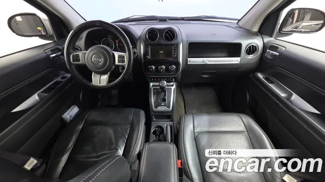 Jeep Compass — интерьер