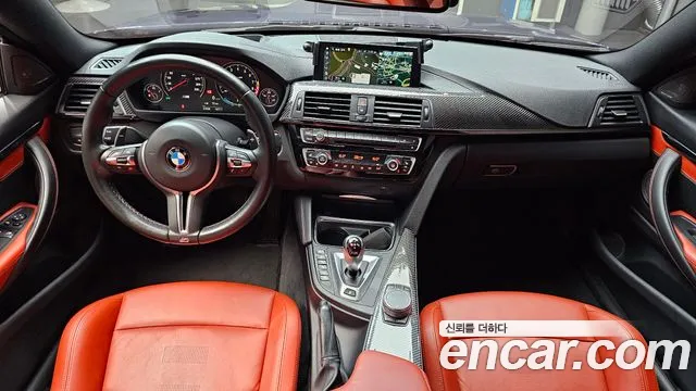 BMW M4 — интерьер