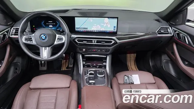 BMW i4 — интерьер