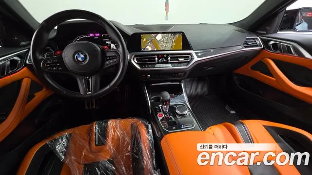 BMW M4 — интерьер