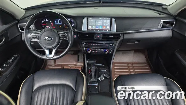 Kia K5 — интерьер