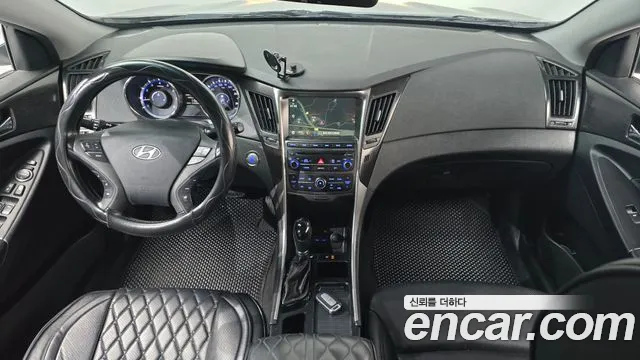 Hyundai Sonata — интерьер
