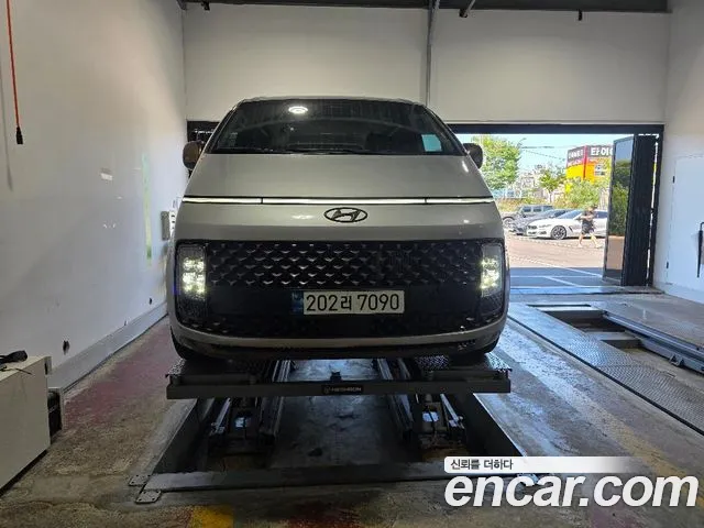 Hyundai Staria