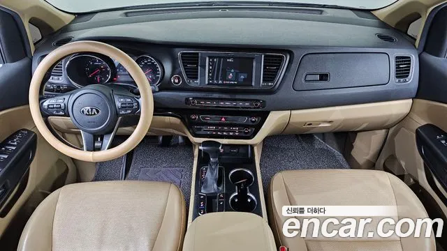 Kia Carnival — интерьер